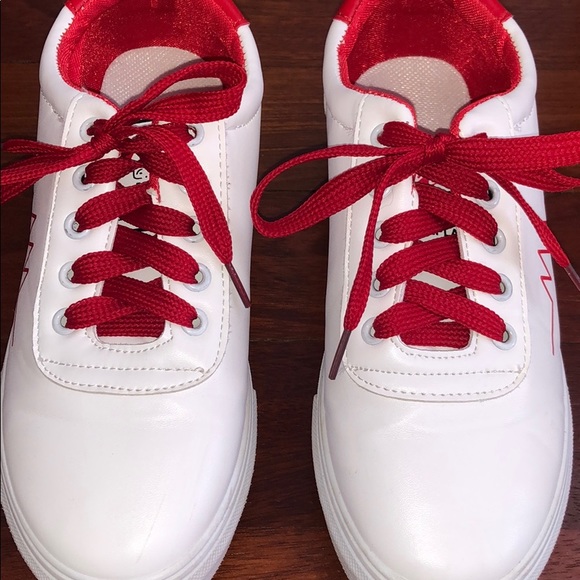 White and red heartbeat print sneakers size 8 - Picture 4 of 6